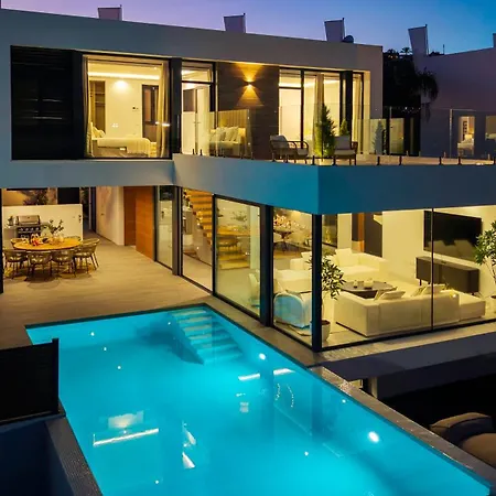 Вилла Vacation Marbella I Chic, Cutting-edge Amenities, Private Heated Infinity Pool, Golf Front Location, Cinema