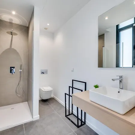 Вилла Vacation Marbella I Chic, Cutting-edge Amenities, Private Heated Infinity Pool, Golf Front Location, Cinema *