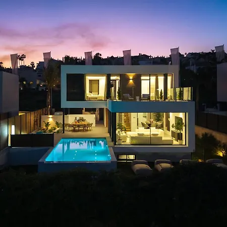 Vacation Marbella I Chic, Cutting-edge Amenities, Private Heated Infinity Pool, Golf Front Location, Cinema * Эстепона