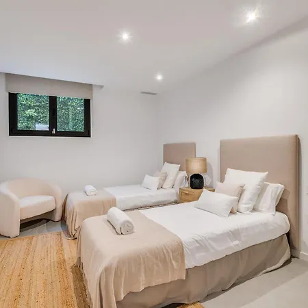 Вилла Vacation Marbella I Chic, Cutting-edge Amenities, Private Heated Infinity Pool, Golf Front Location, Cinema *