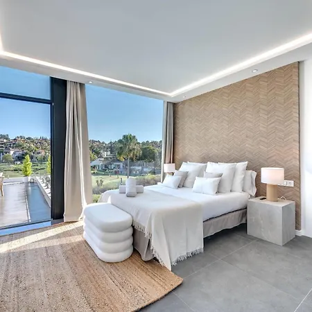 Вилла Vacation Marbella I Chic, Cutting-edge Amenities, Private Heated Infinity Pool, Golf Front Location, Cinema *